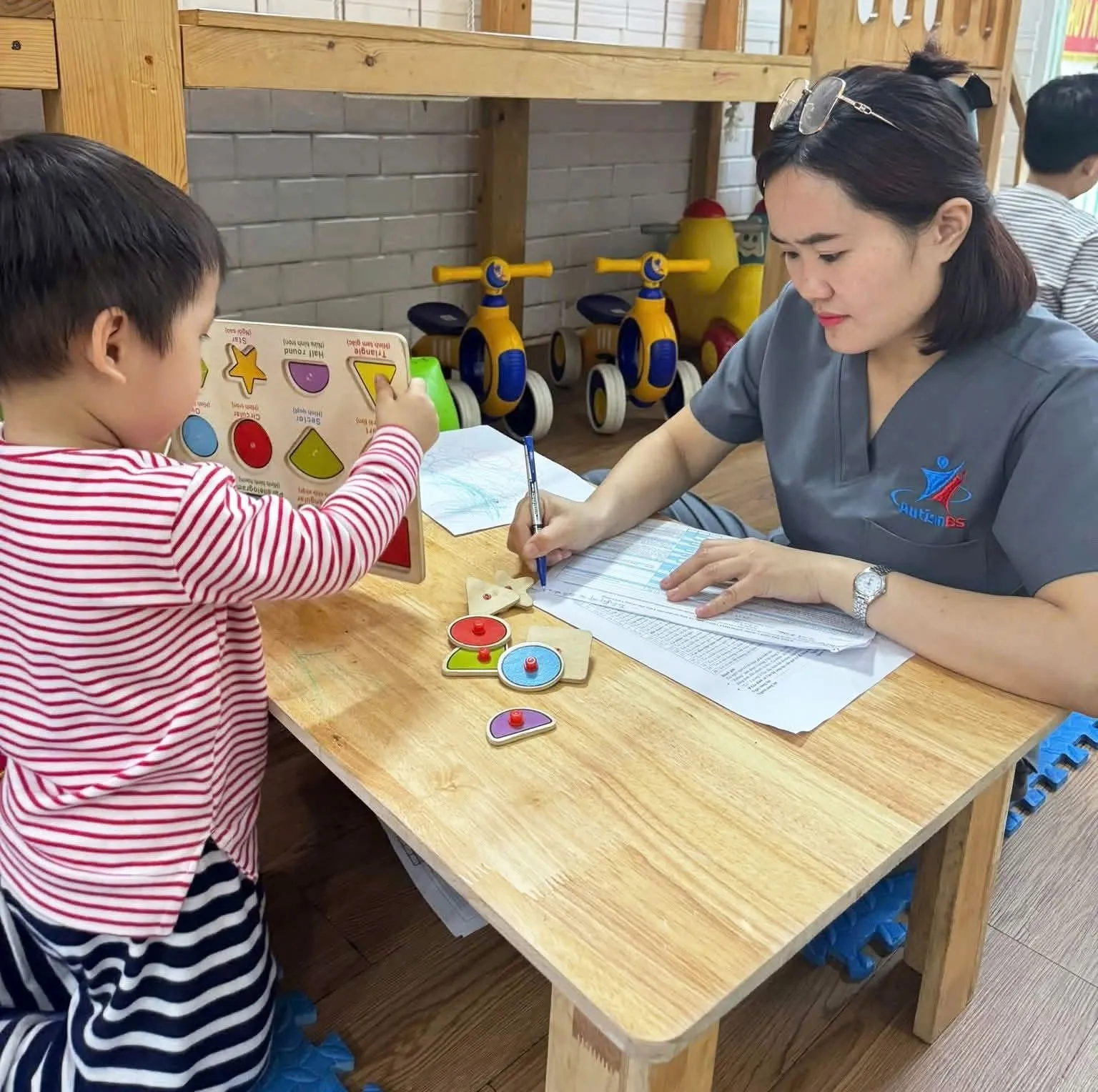 AutismBS sẵn sàng đồng hành bằng các chương trình đánh giá, can thiệp cá nhân hóa.