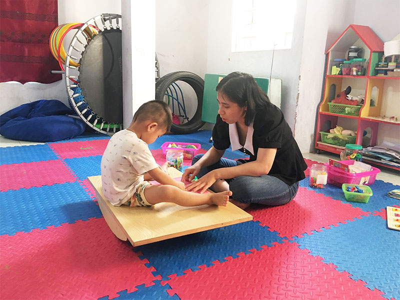 Những phương pháp can thiệp nào được cho là phương pháp can thiệp có kiểm chứng khoa học cho trẻ tự kỉ, tăng động