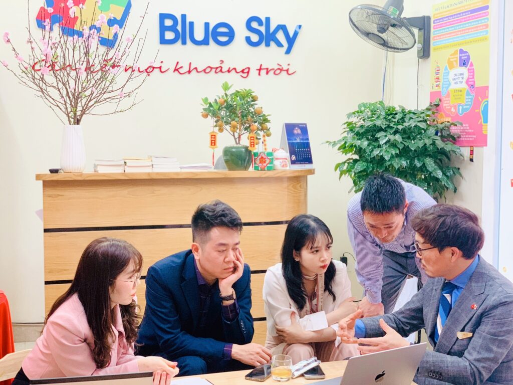 Tasuc group Nhật Bản và Blue Sky tiếp tục họp chia sẻ chuyên môn và lộ trình hỗ trợ giáo viên, phụ huynh của Blue SKy trên chặng đường can thiệp cho trẻ rối loạn phát triển