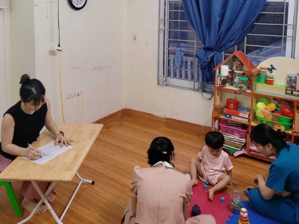 Tiếp tục triển khai đợt đánh giá và tư vấn miễn phí cho trẻ có nhu cầu đặc biệt tại cơ sở Việt Trì, Phú Thọ