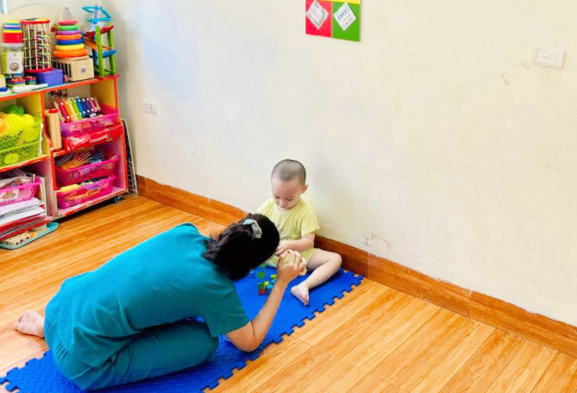 Tiêu chuẩn nào để chẩn đoán trẻ nhỏ gặp rối loạn phổ tự kỷ?